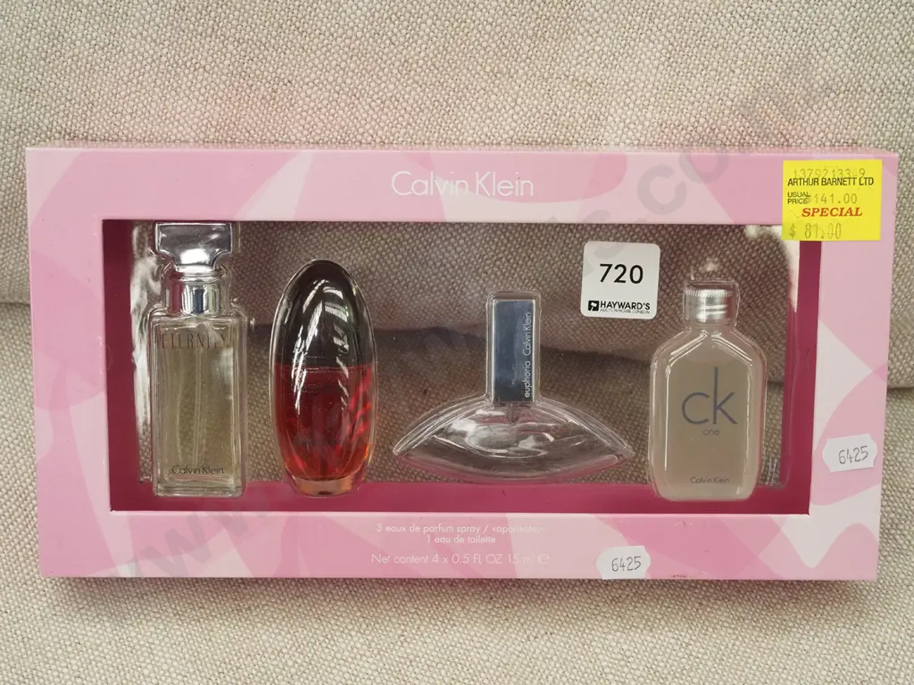 boxed as new Calvin Klein set Image 1++