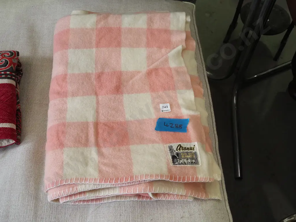 pink checked woollen blanket Image 1++