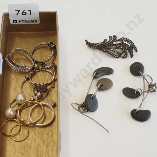 tray of earrings, brooch, rings - some sterling silver