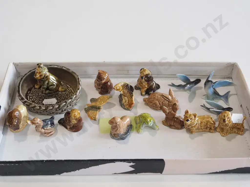 box of Wade Whimsies etc Image 1++