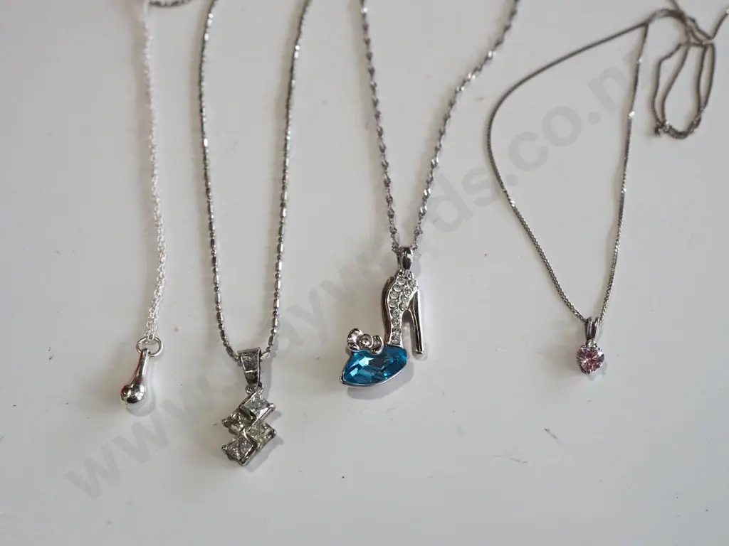 box; sterling silver necklaces, pendants Image 1++