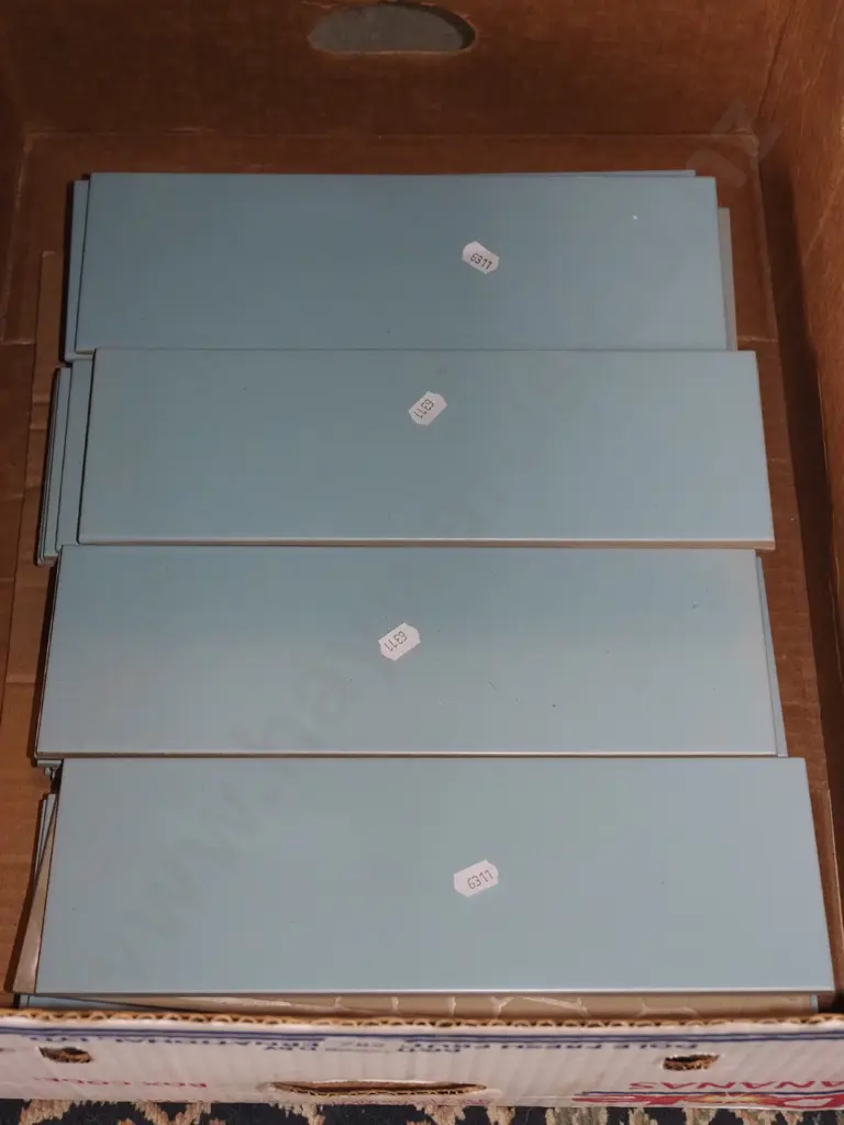 box; as new light blue tiles Each L295 W95 Image 1++