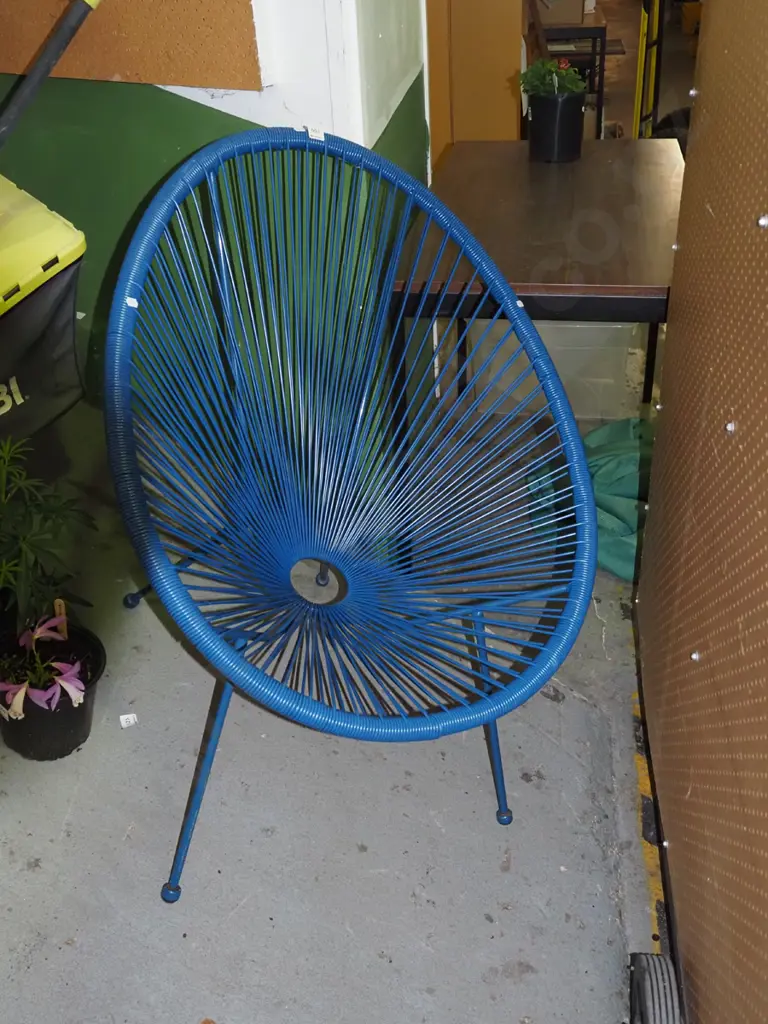 blue plastic wire outdoor moon chair Image 1++