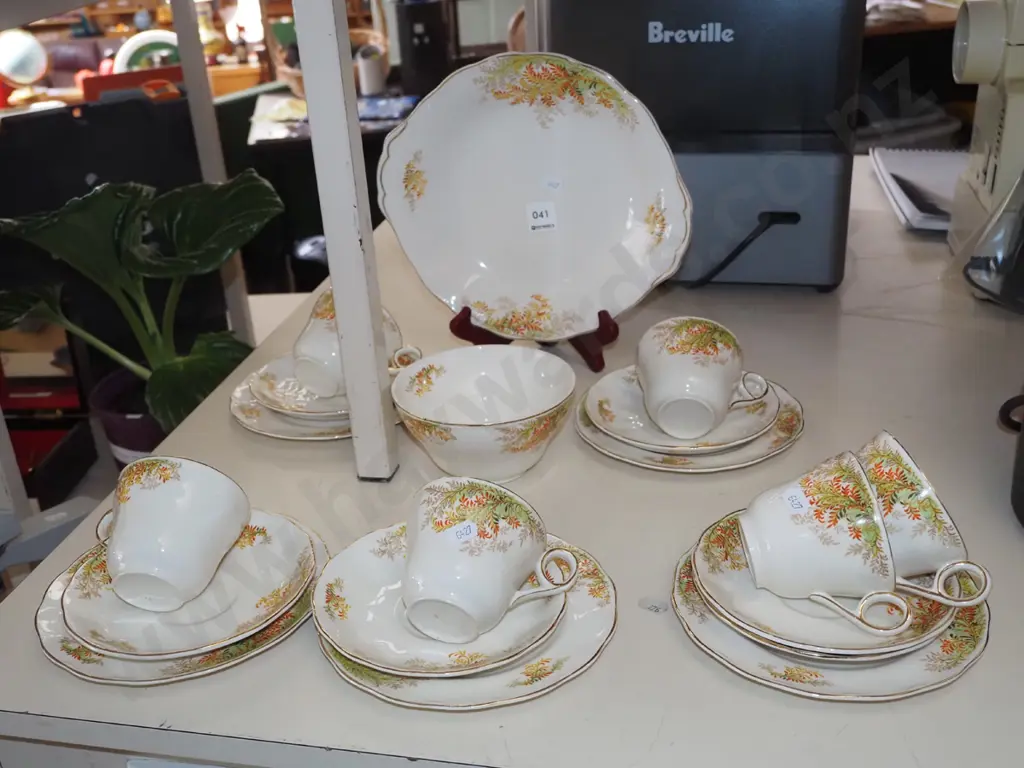 Grindley green petal 21 piece tea set Image 1++