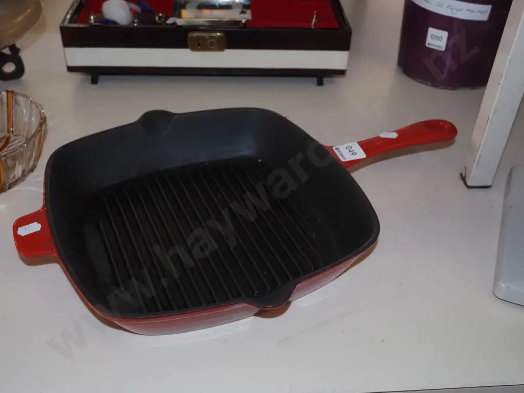 cast iron and enamel griddle pan Image 1++