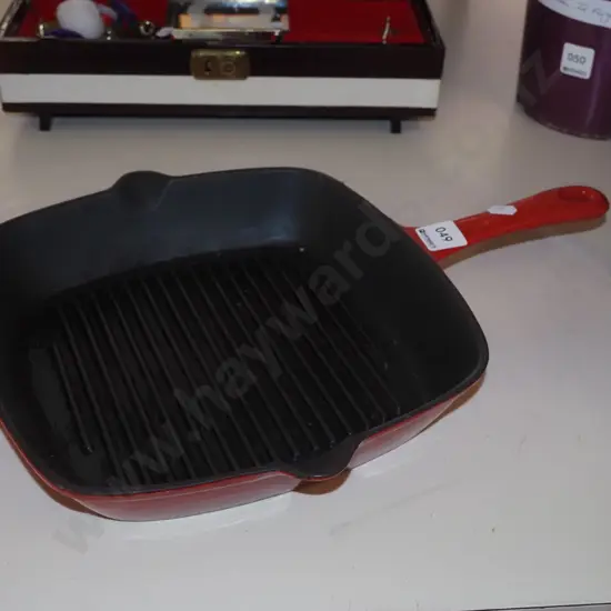 cast iron and enamel griddle pan