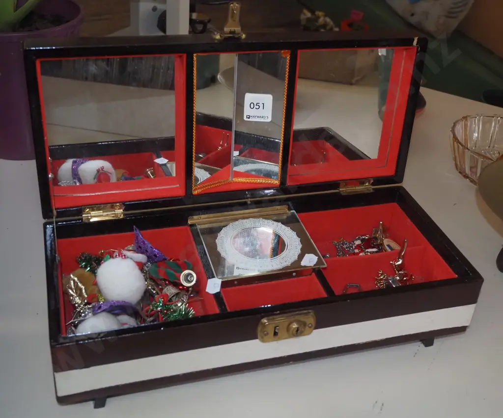 jewellery box; watches, Xmas decorations, heart pendant etc Image 1++