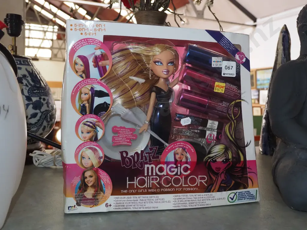 boxed Bratz Magic Hair Colour doll - damage to box Image 1++