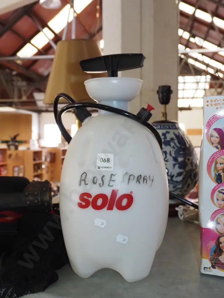 small Solo garden sprayer Image 1++