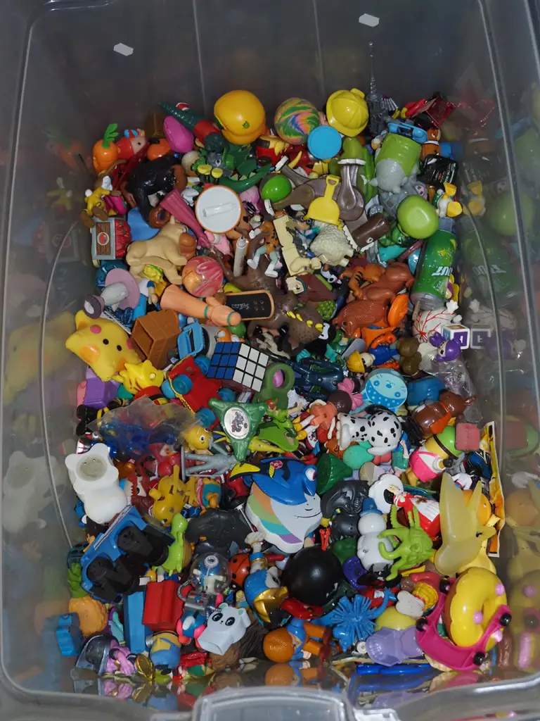 plastic tub of toys Image 1++