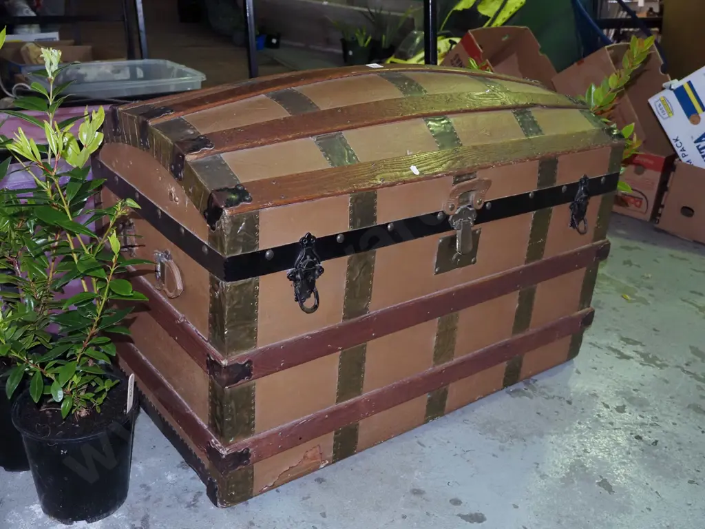 partially restored vintage barrel top travellers trunk - handles missing, interior needs attention H580 W930 D530 Image 1++
