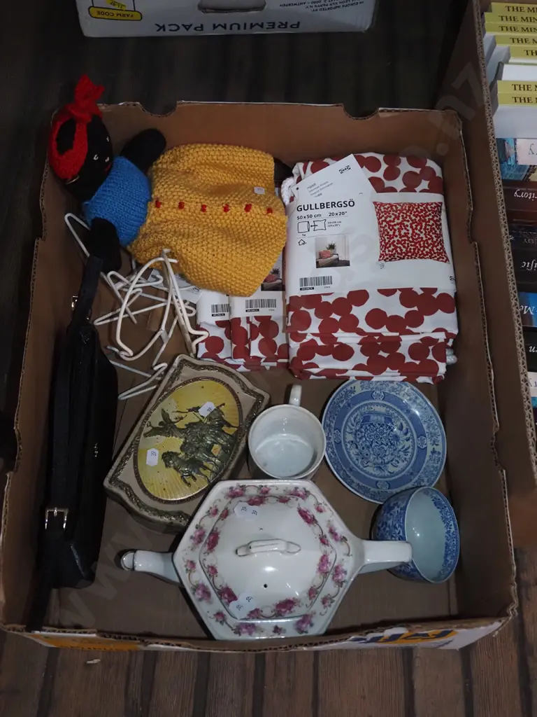box; hand bag, teapot, cups etc Image 1++