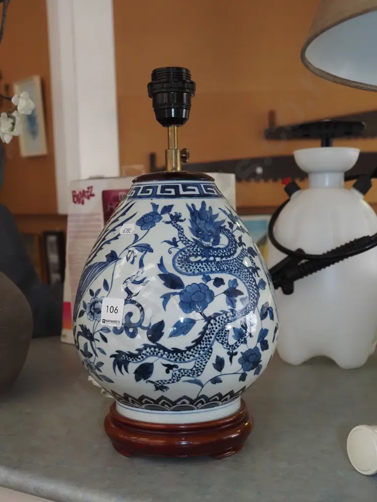 blue and white ceramic Asian style lamp base - needs rewiring Image 1++