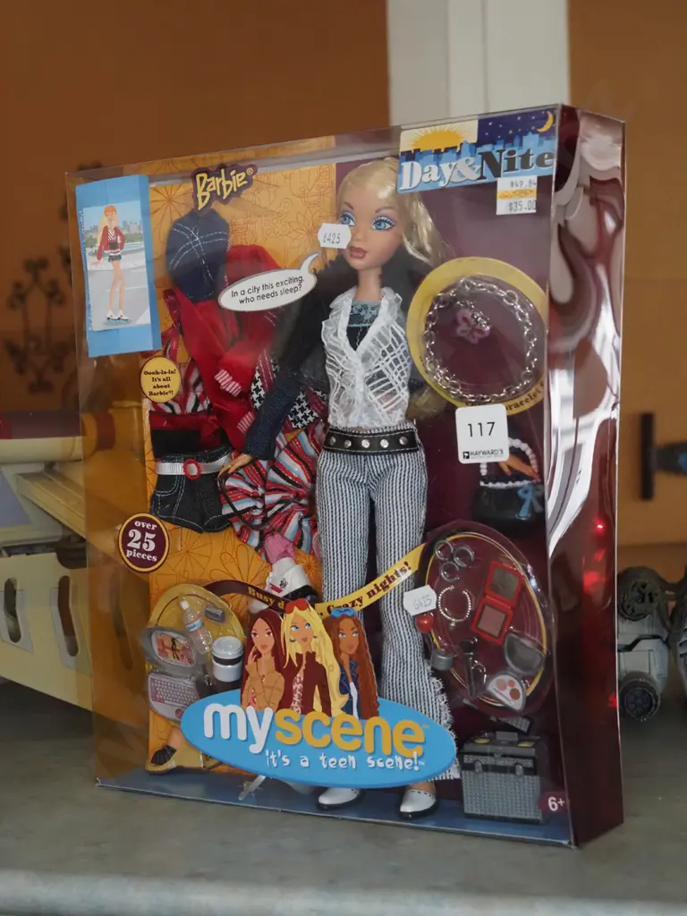 boxed as new My Scene Day and Nite doll Image 1++