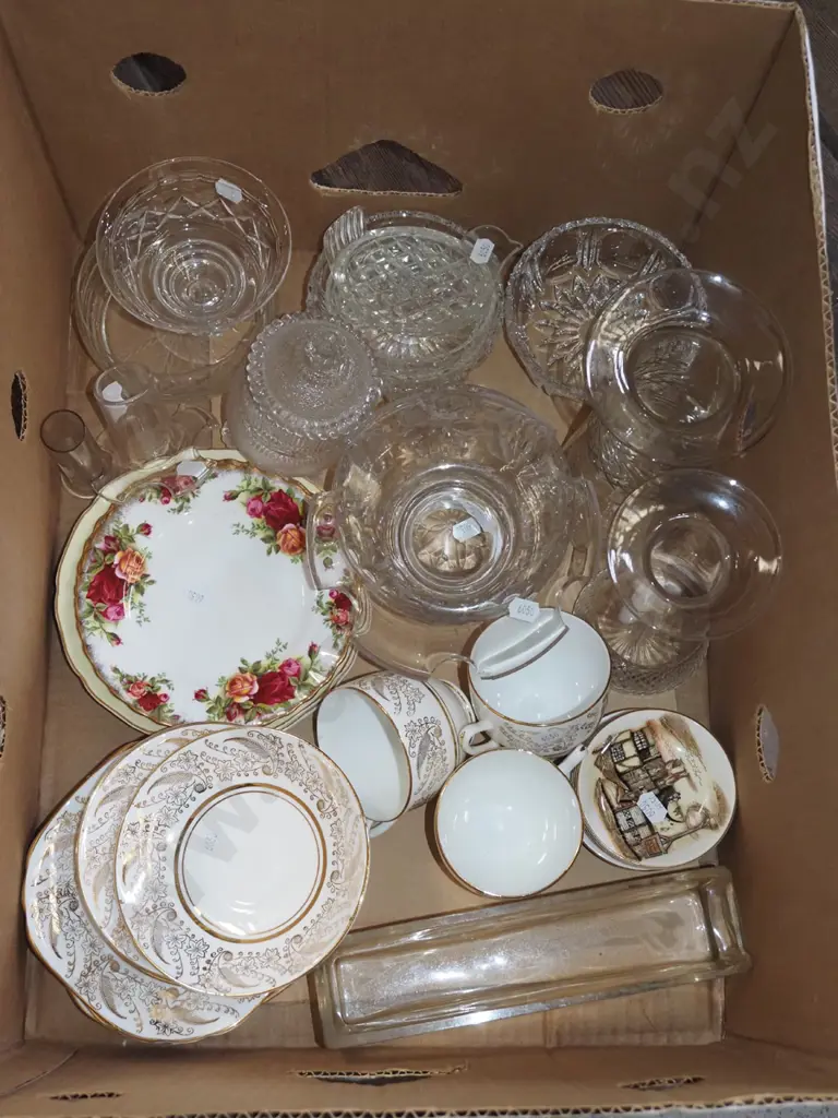 box; crystal and glass ware, tea cups etc Image 1++