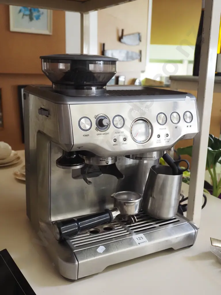 Breville Espresso maker with internal bean grinder Image 1++