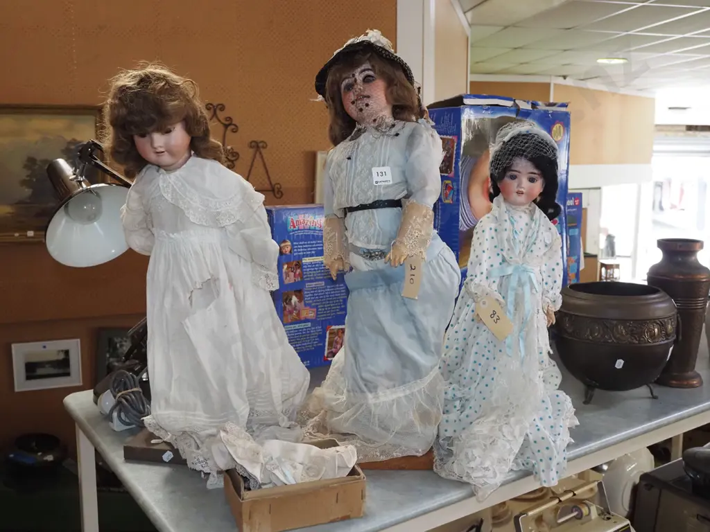 3x vintage porcelain display dolls on stands H600 Image 1++
