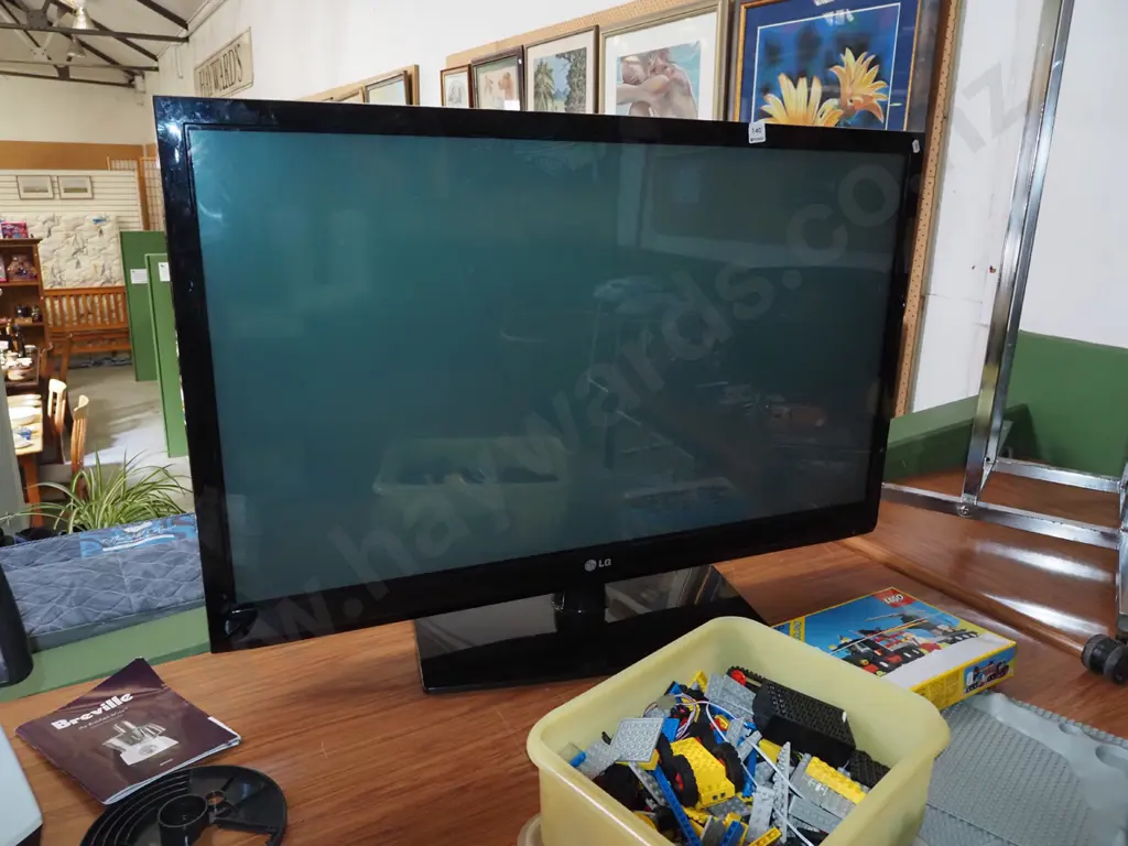 LG 42" TV - no remote Image 1++