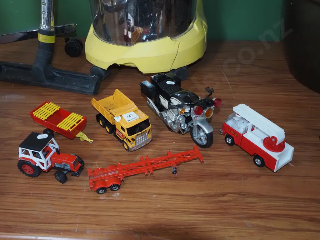 various model vehicles Image 1++