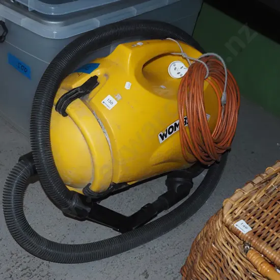 Wombat vacuum cleaner - no nozzle-  As Is No Returns