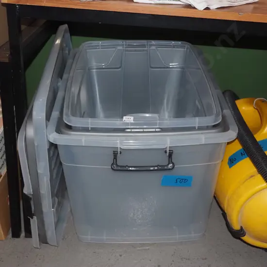 3x plastic storage containers and lids