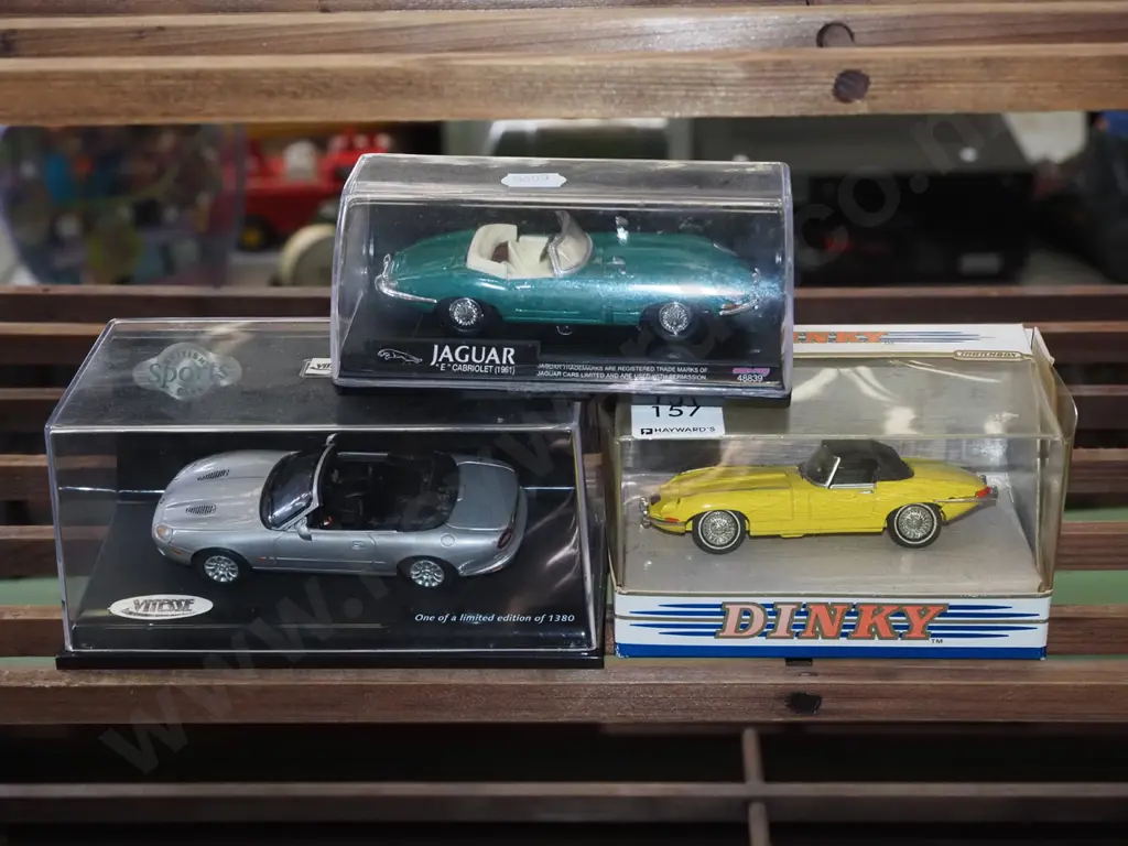 3x small model vehicles Image 1++