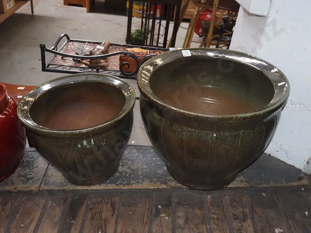 2x green glazed garden planters Largest H350 Diam400 Image 1++