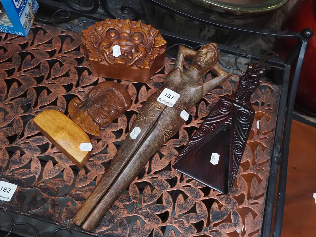 souvenir ware; trinket boxes etc Image 1++