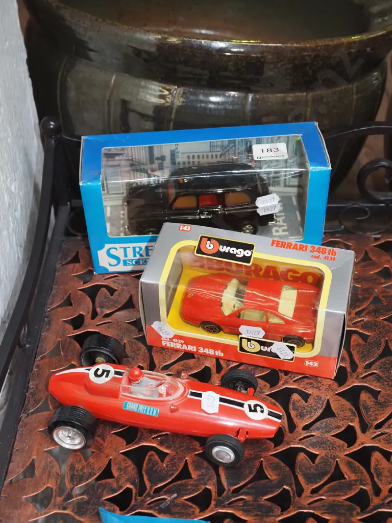3x toy vehicles Image 1++