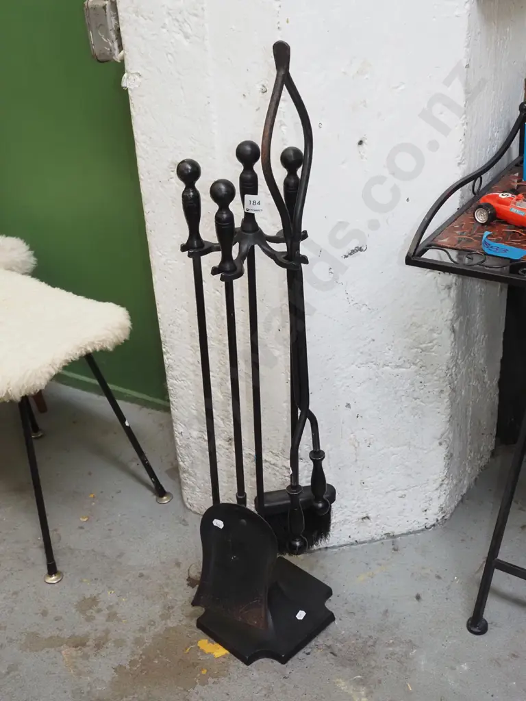 metal fireside set Image 1++
