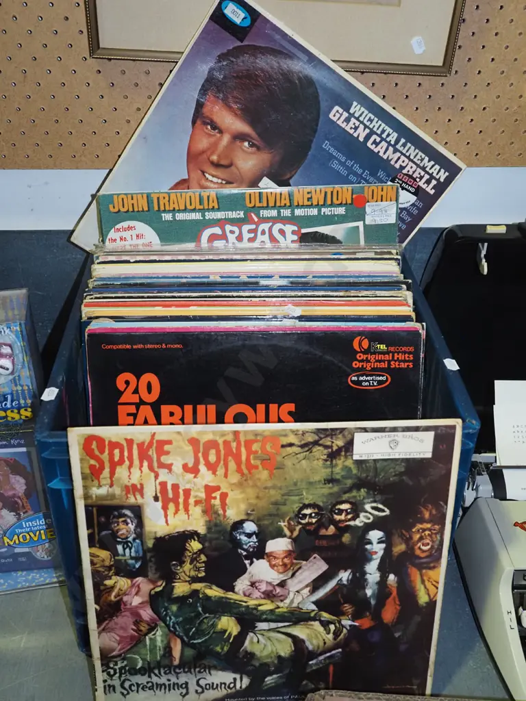 plastic tub; various LPs Image 1++