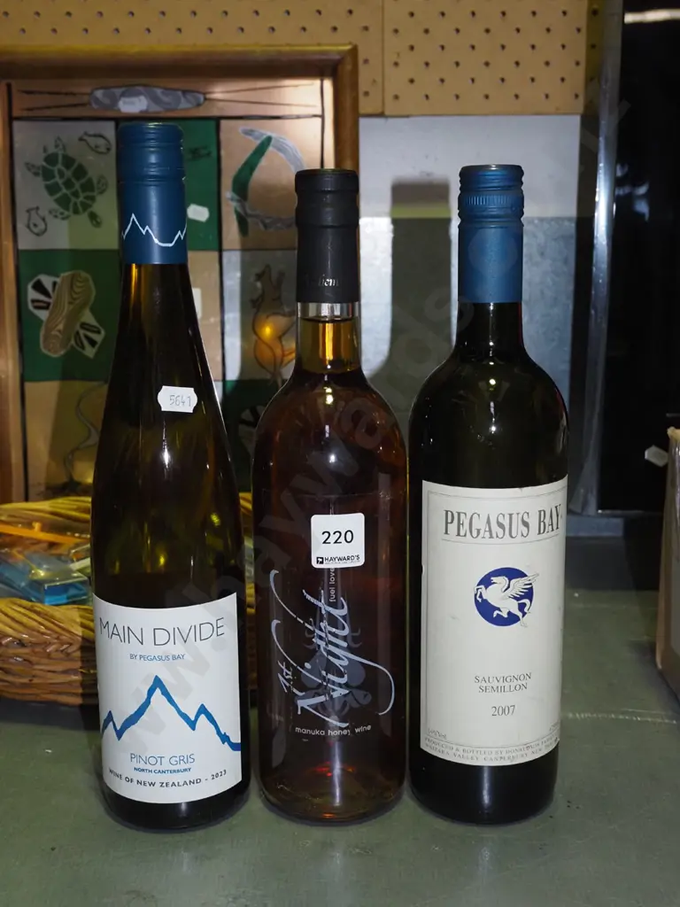 3x bottles of wine Image 1++