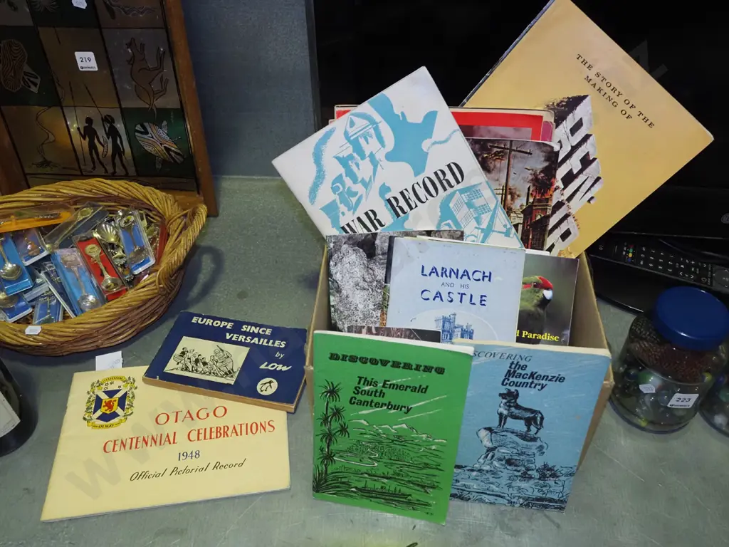 box of books Image 1++