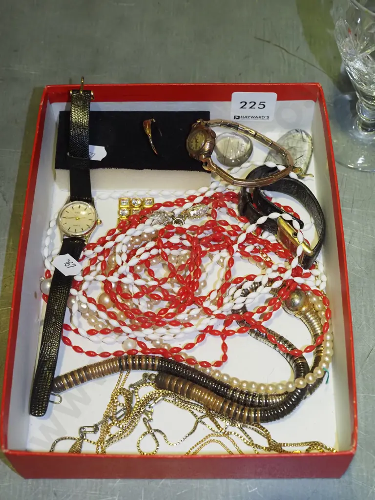 small tray of costume jewellery etc Image 1++