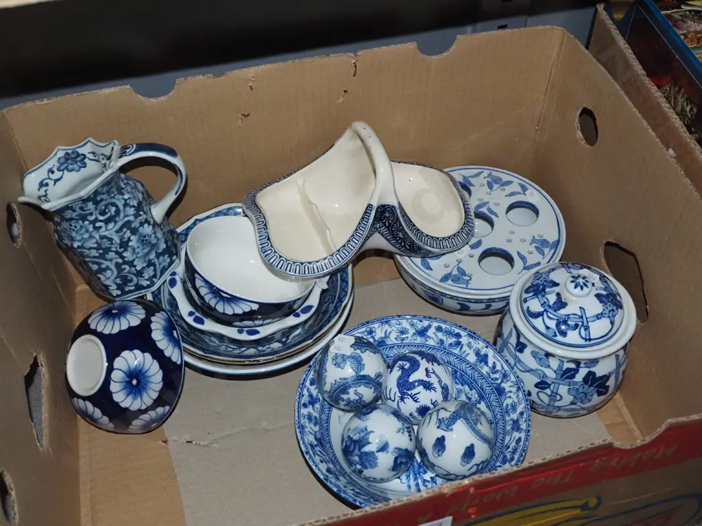 box; blue and white china, balls, bowls, lidded canisters etc Image 1++