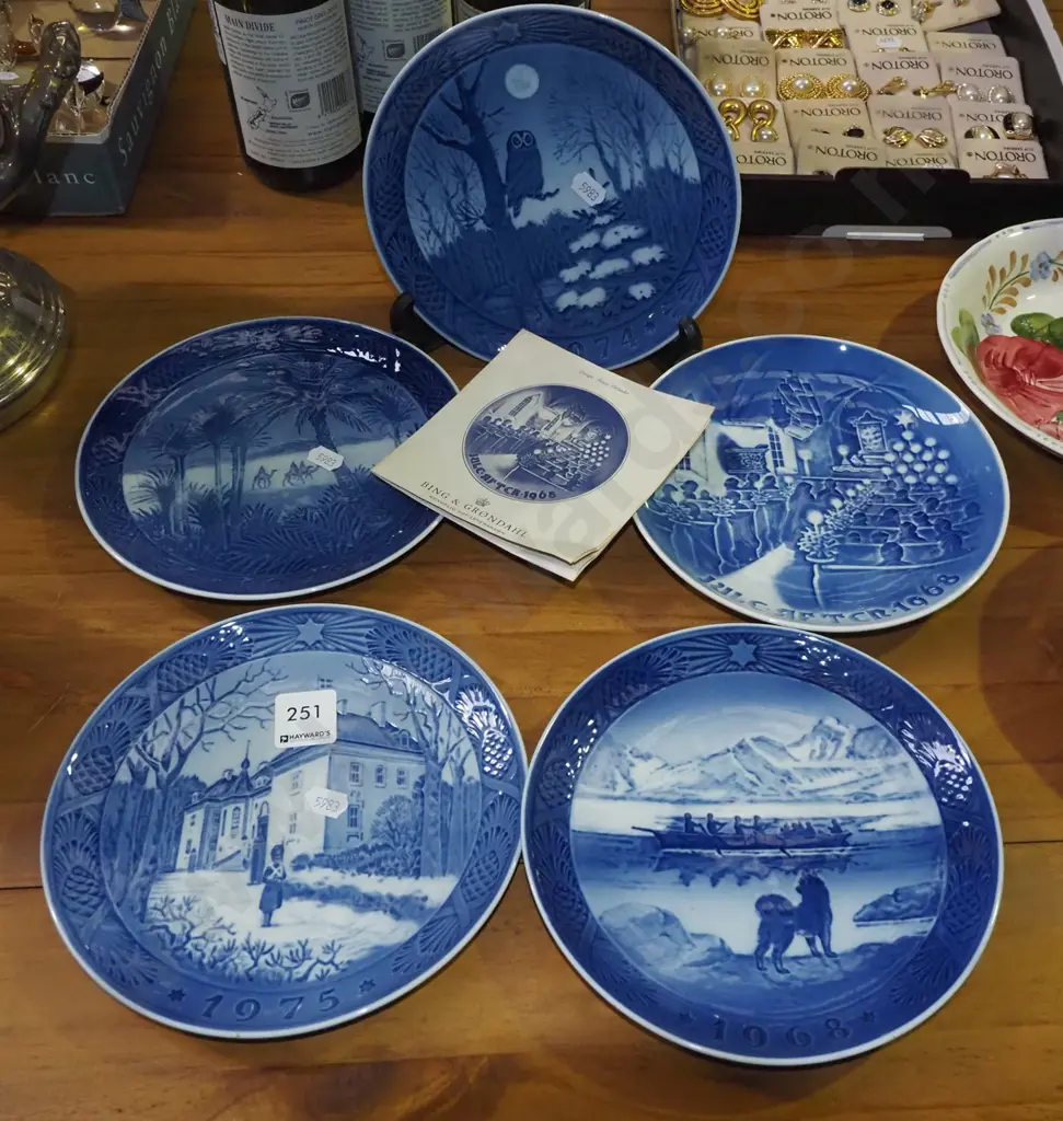 4x Royal Copenhagen plates, 1x Bing and  Grondhal plate Image 1++