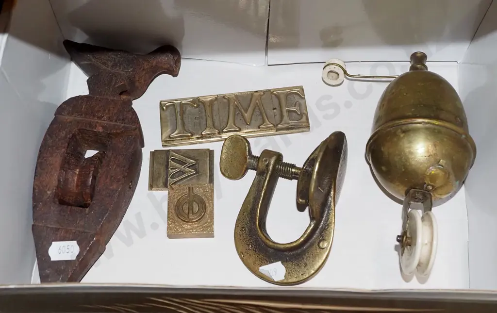 box; wooden pulley, hanging light mechanism, clamp etc Image 1++