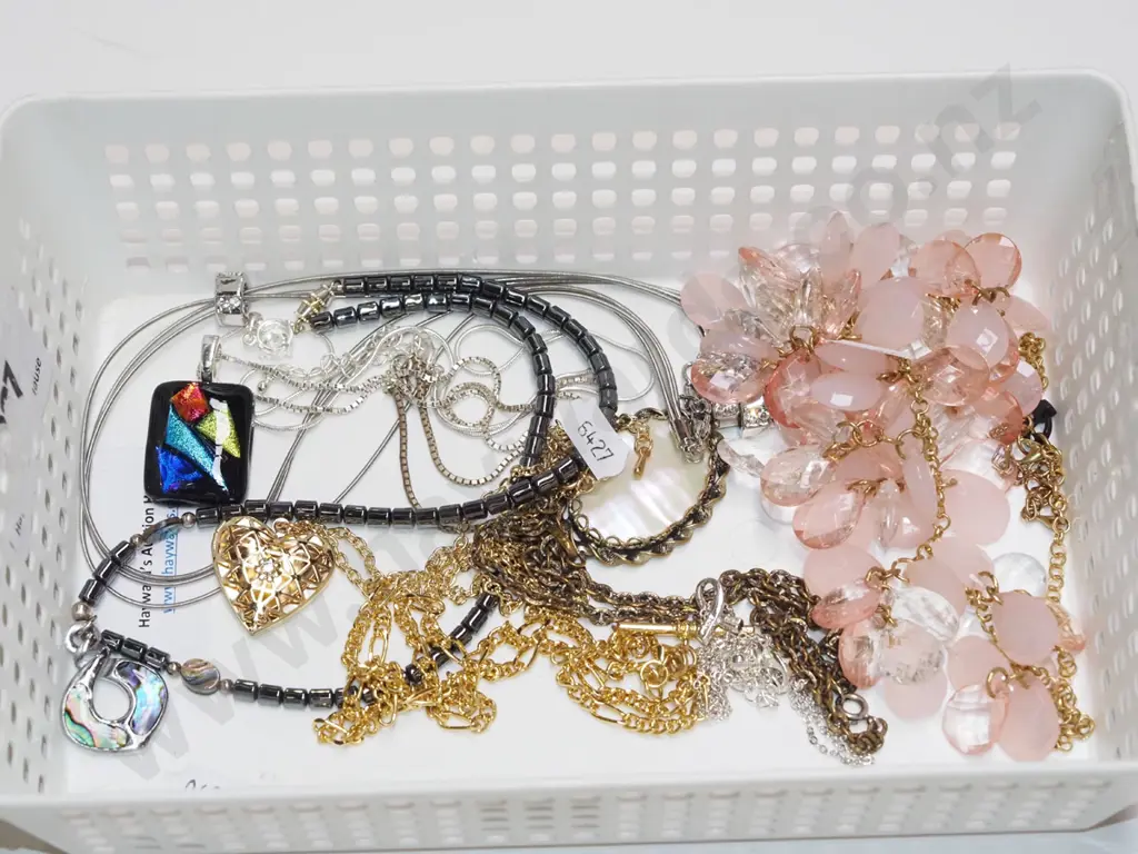 tray of costume jewellery Image 1++