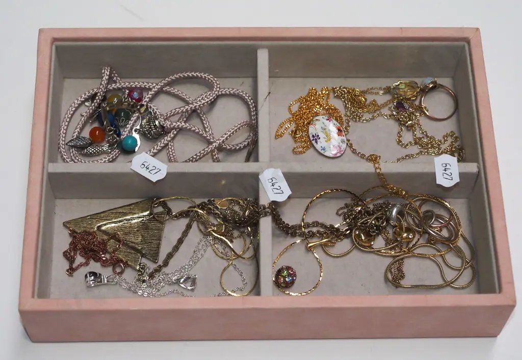 segmented box and costume jewellery Image 1++