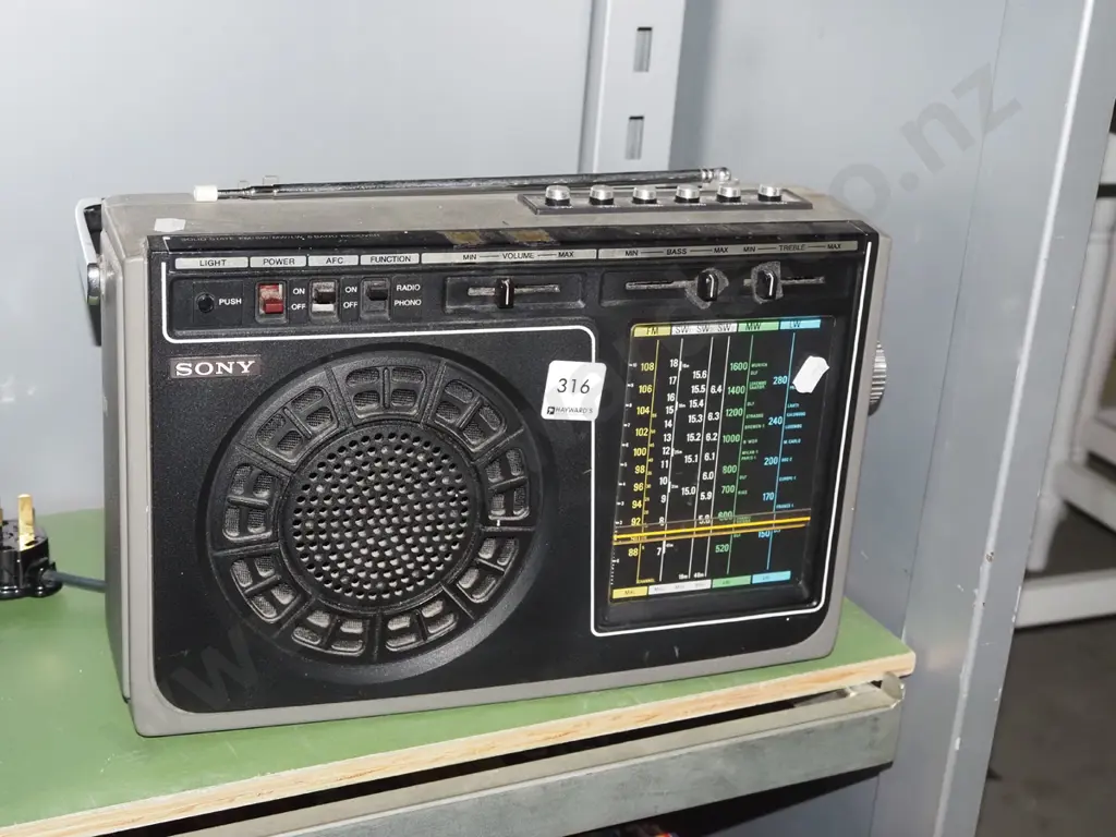 Sony portable radio player Image 1++