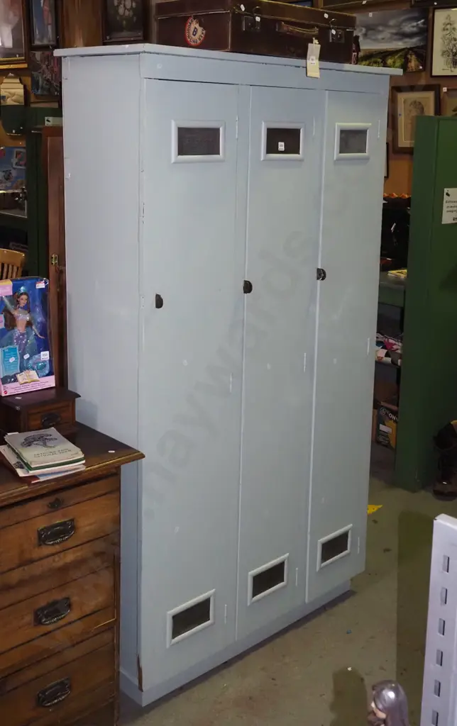 bank of 3 vintage wooden lockers with interior hooks and shelves - excellent condition Image 1++