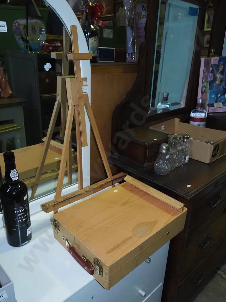 artist's easel and equipment box Image 1++