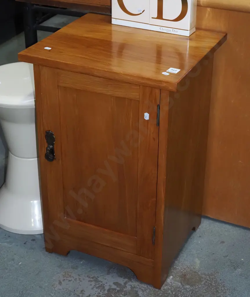 rimu single door pot cupboard Image 1++