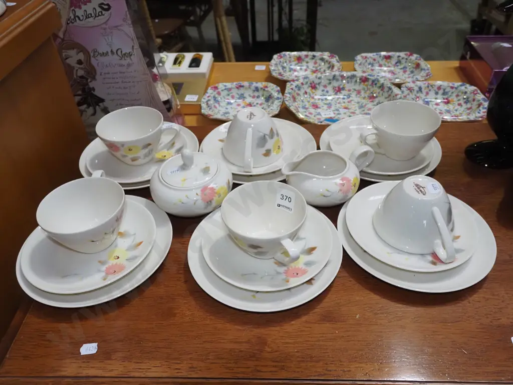 Italian floral 21 piece tea set Image 1++