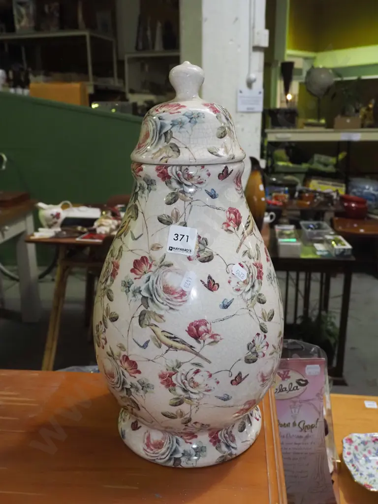 botanical lidded urn H400 Image 1++