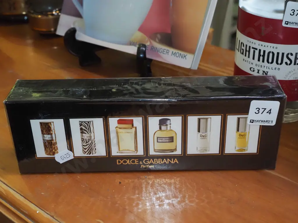 Dolce &  Gabbana perfume gift set Image 1++