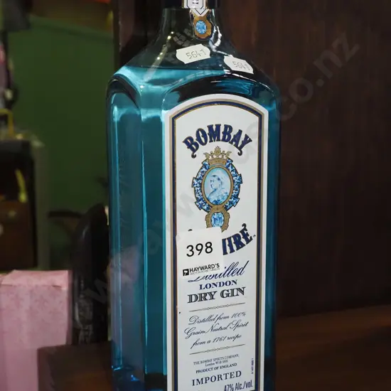 1L bottle of Bombay Sapphire gin