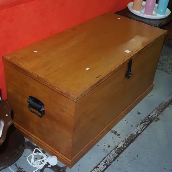 solid rimu blanket box H440 W940 D460