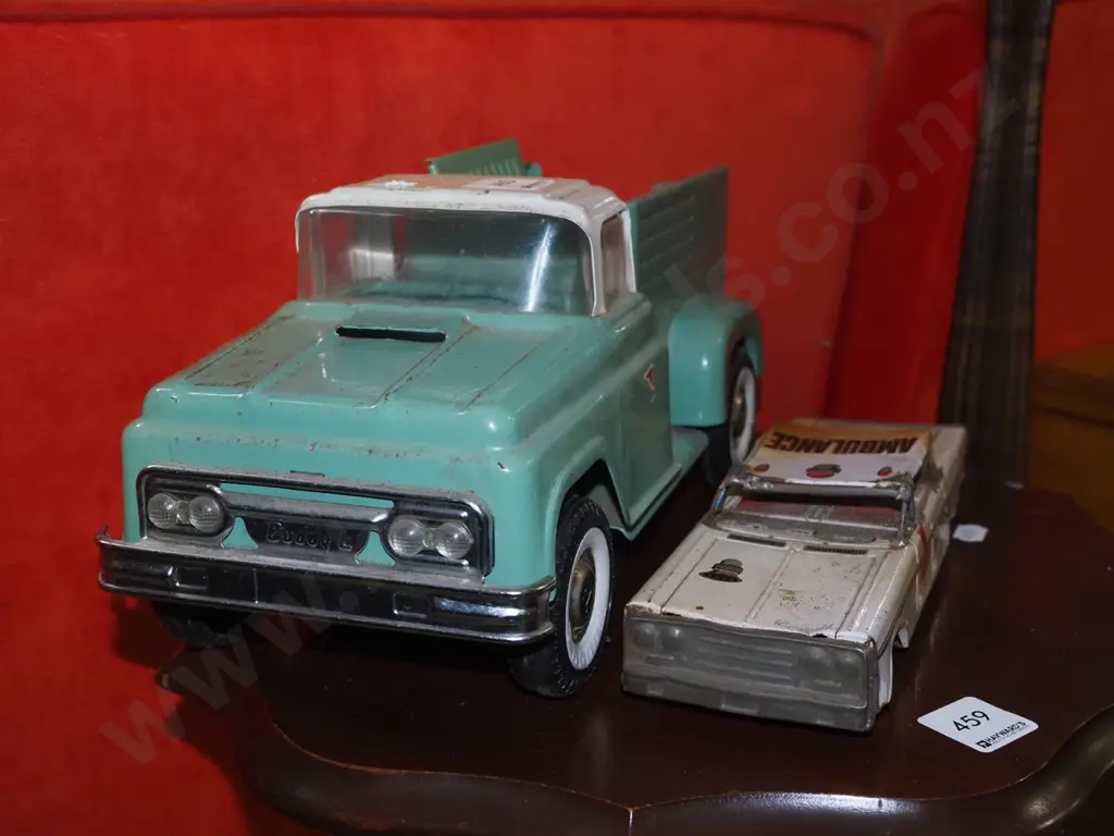 tin vehicles; truck, ambulance Truck L340 Image 1++