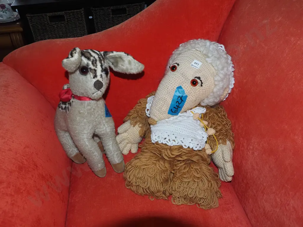 hand knitted womble, vintage toy dog Image 1++